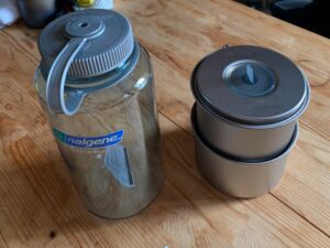 ナルゲンボトル1L とスノーピーク ソロクッカー極チタンのサイズ