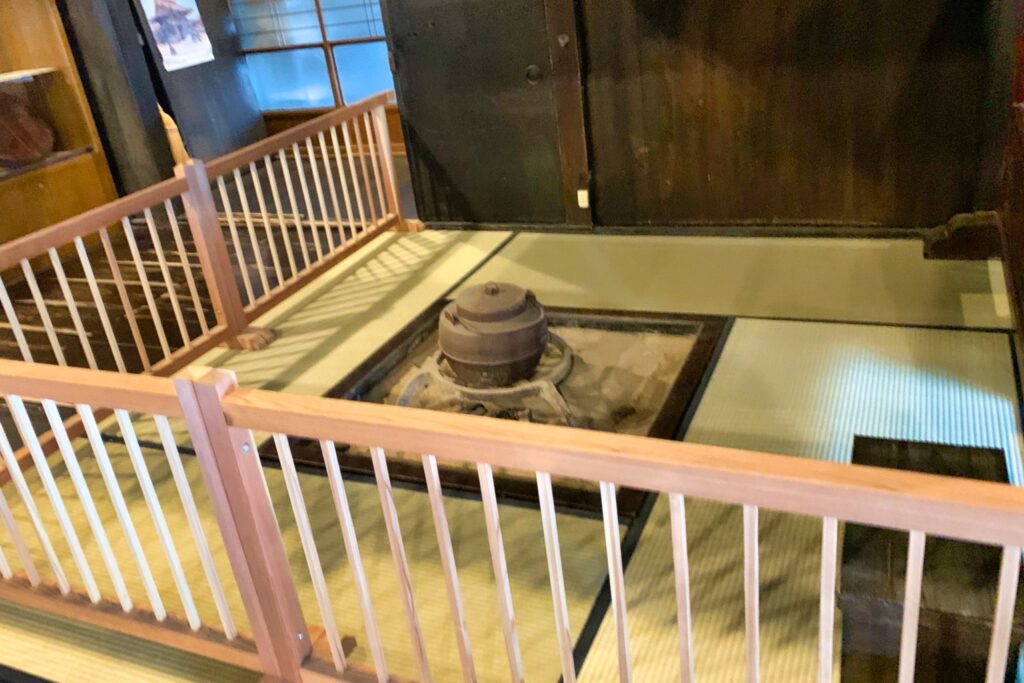 一階の暖炉 和田家 白川郷 荻町