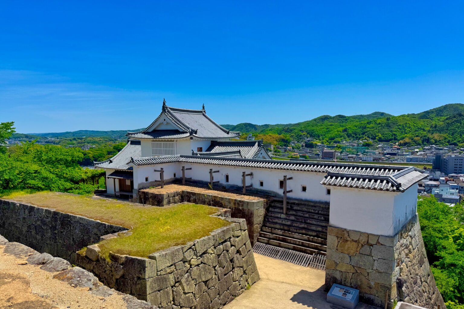 津山城